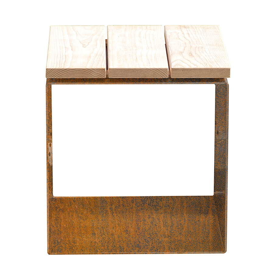 Sitzwürfel Kuutio aus Cortenstahl mit Holzauflage